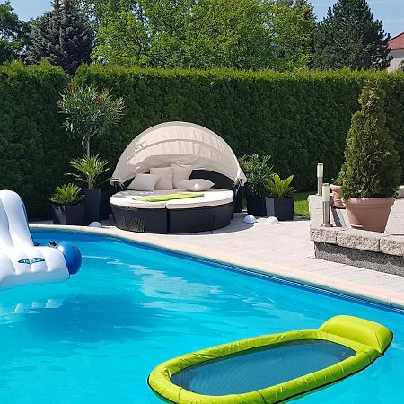 Gaestezimmer Im Bewohnten Efh Mit Pool Und Garten Ziltendorf Exterior foto