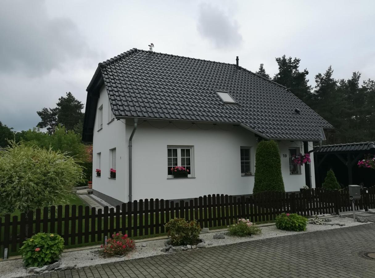 Gaestezimmer Im Bewohnten Efh Mit Pool Und Garten Ziltendorf Exterior foto