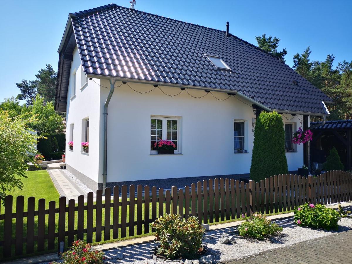 Gaestezimmer Im Bewohnten Efh Mit Pool Und Garten Ziltendorf Exterior foto